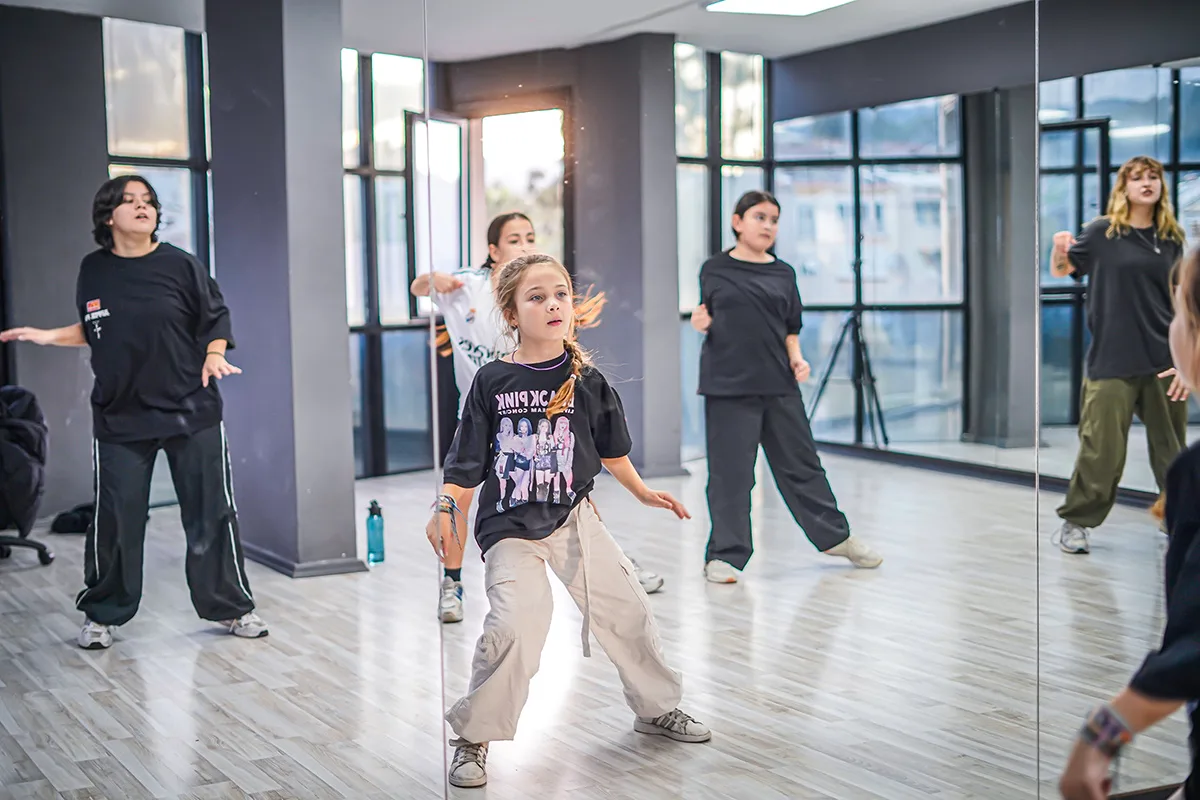 Efe Akıncı Dans Akademisi