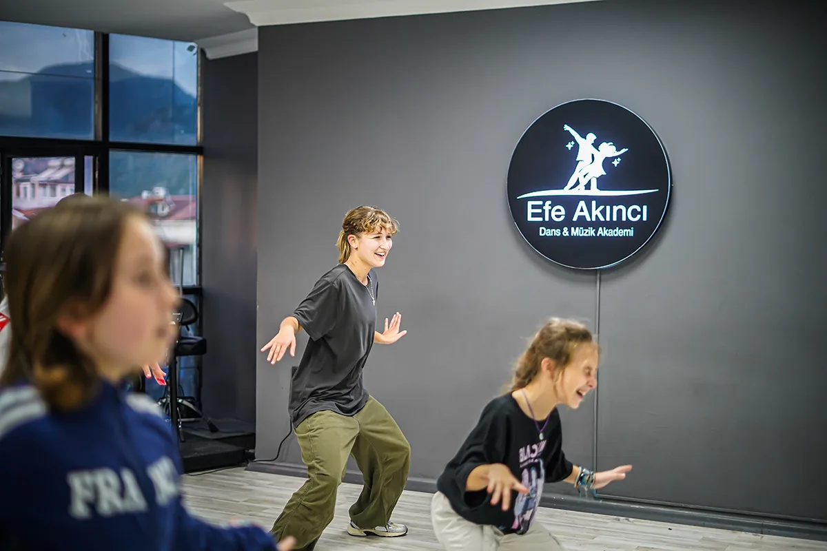 Efe Akıncı Dans Akademisi
